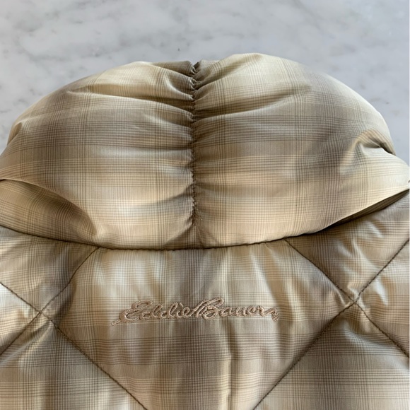 Eddie Bauer tan plaid puffer vest with adjustable side straps light & airy Med - Picture 3 of 16